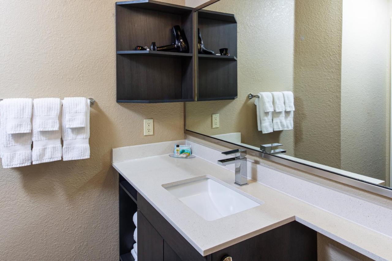 Candlewood Suites Appleton By Ihg Exterior photo