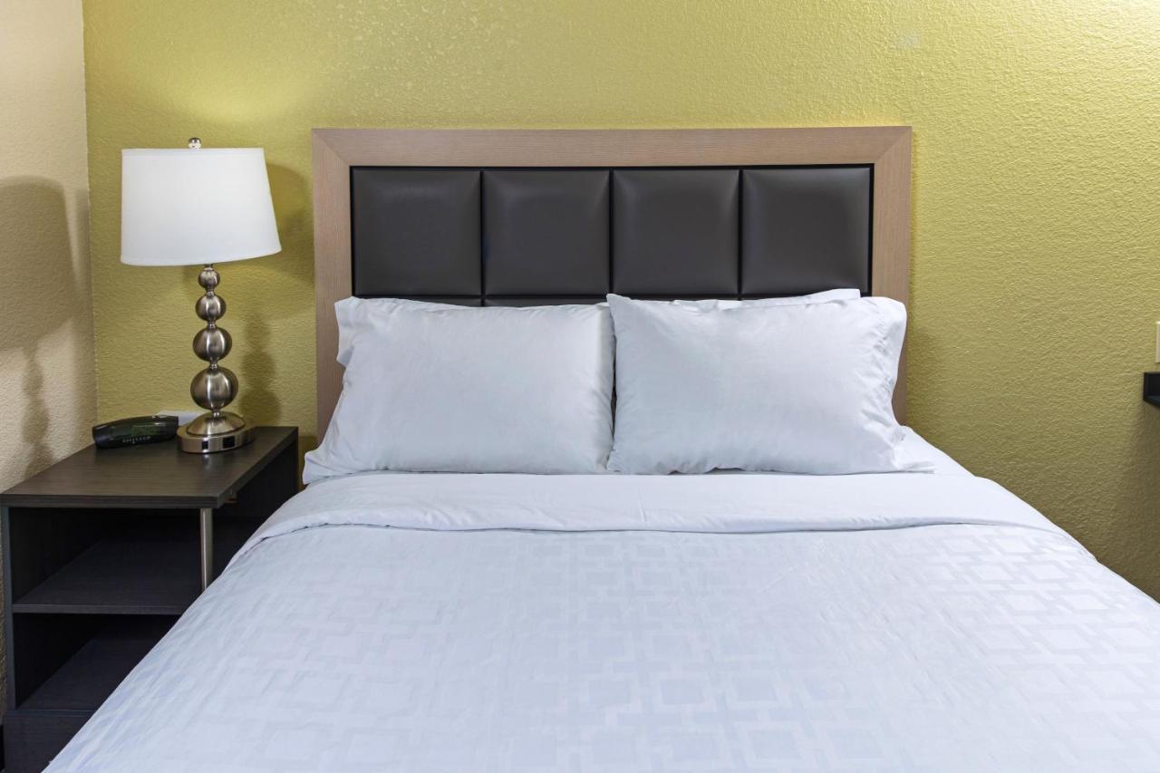 Candlewood Suites Appleton By Ihg Exterior photo
