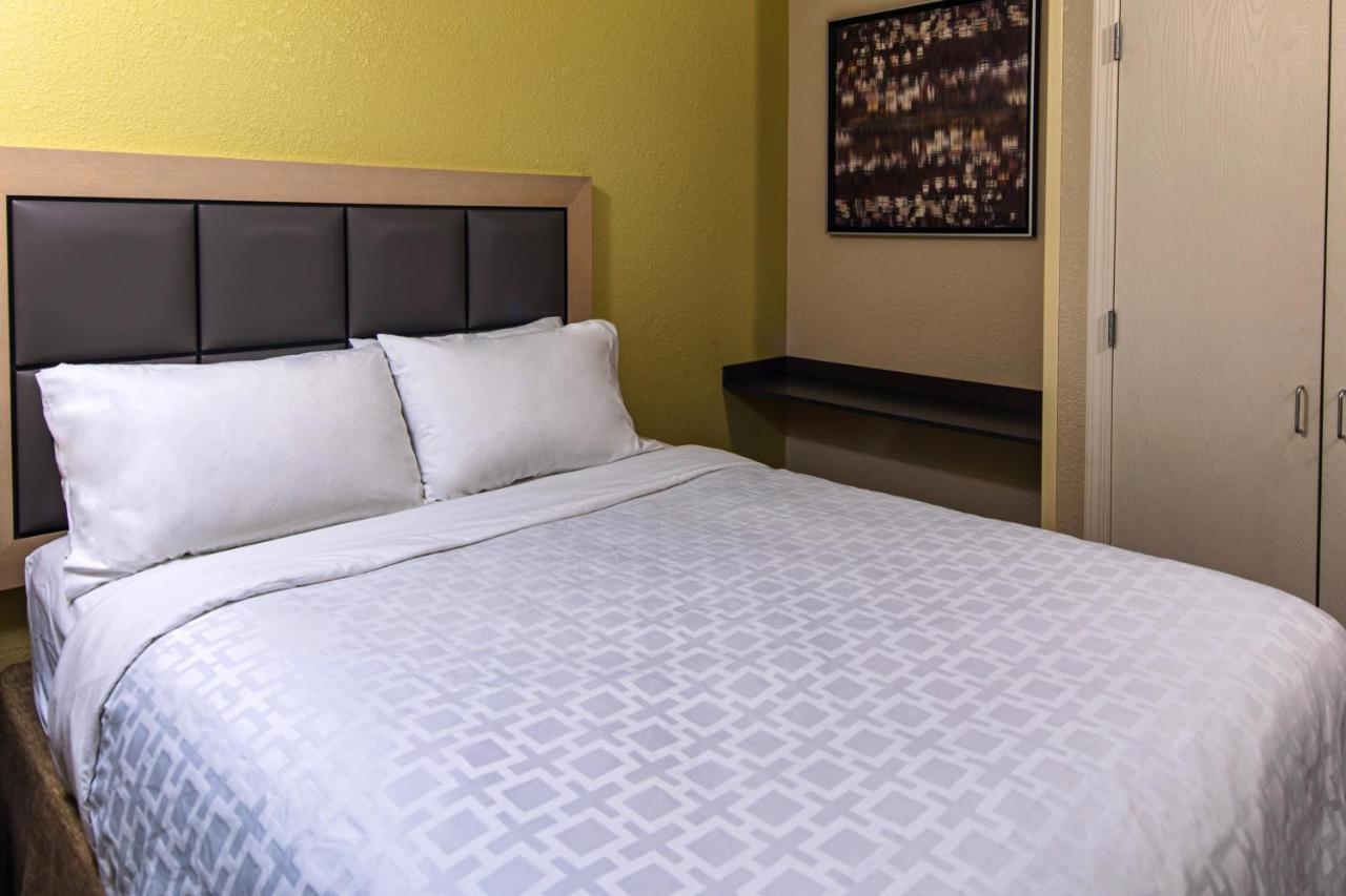 Candlewood Suites Appleton By Ihg Exterior photo