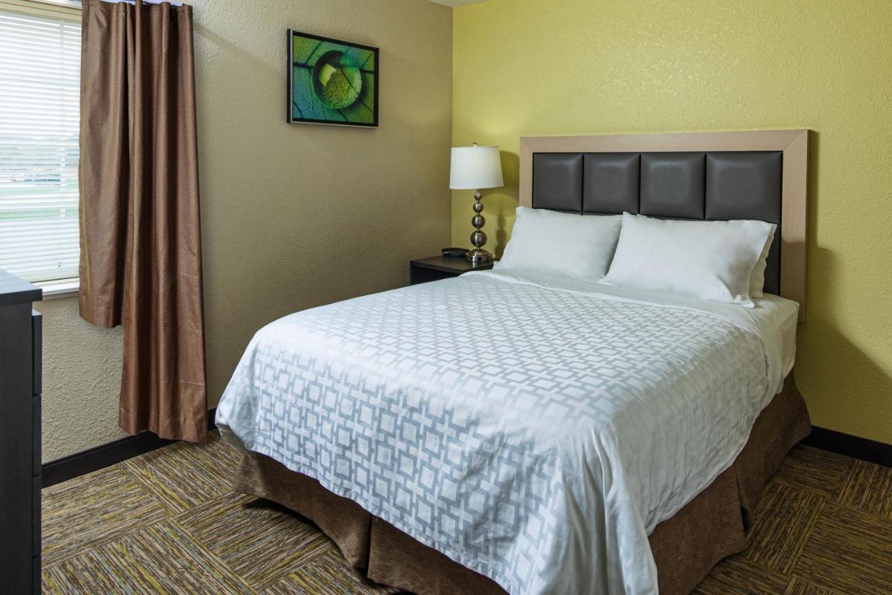 Candlewood Suites Appleton By Ihg Exterior photo